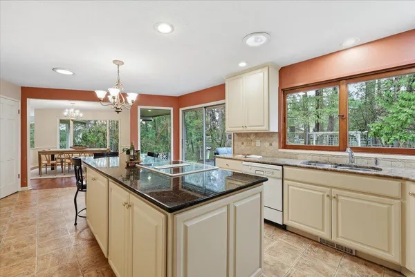 $508,750 | 1412 West Crestwood Court, Spokane, WA 99218