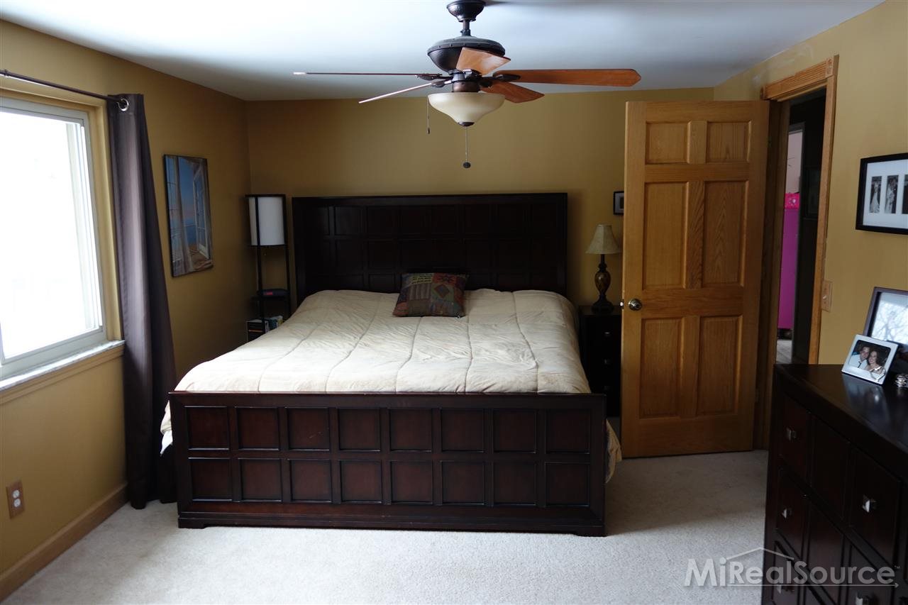585 Plum Ridge Drive Rochester Hills, MI 48309 - Photo 15 of 24