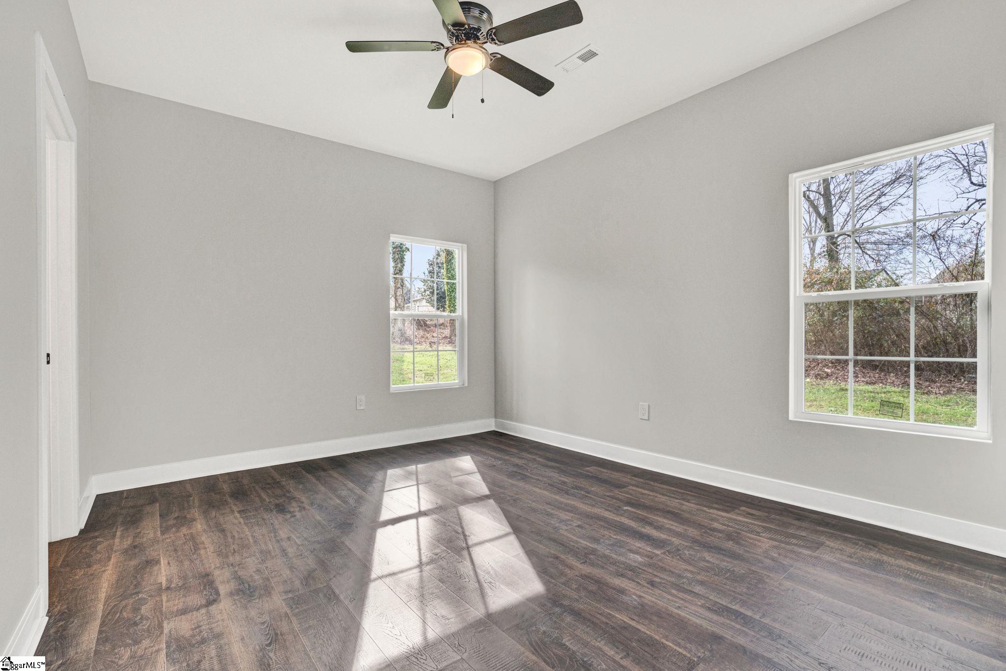 201 Stratford Road Greenville, SC 29605 - Photo 14 of 24