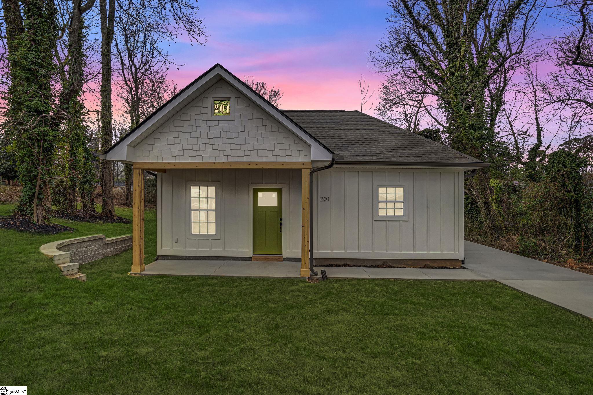 201 Stratford Road Greenville, SC 29605 - Photo 2 of 24