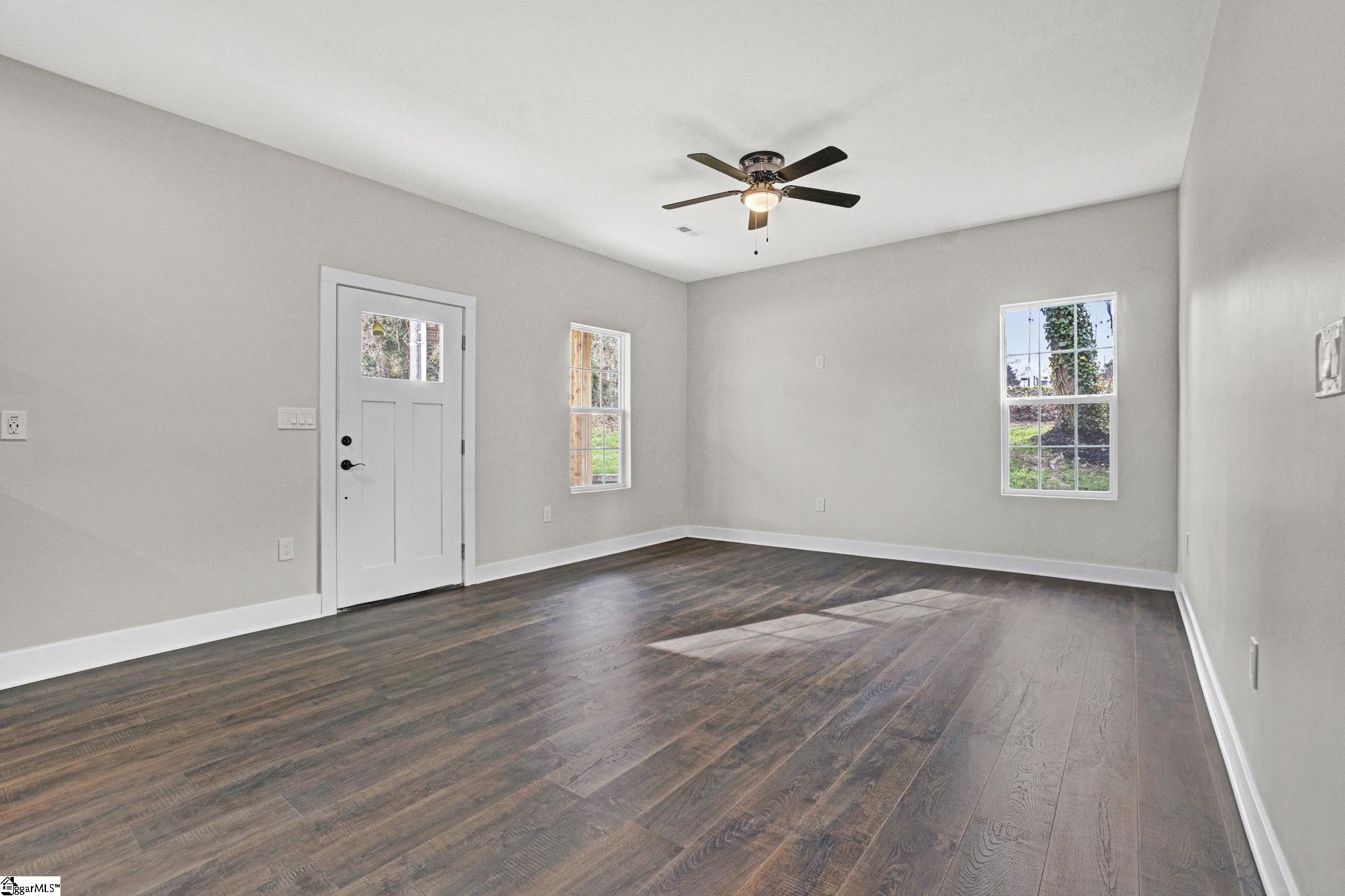 201 Stratford Road Greenville, SC 29605 - Photo 7 of 24