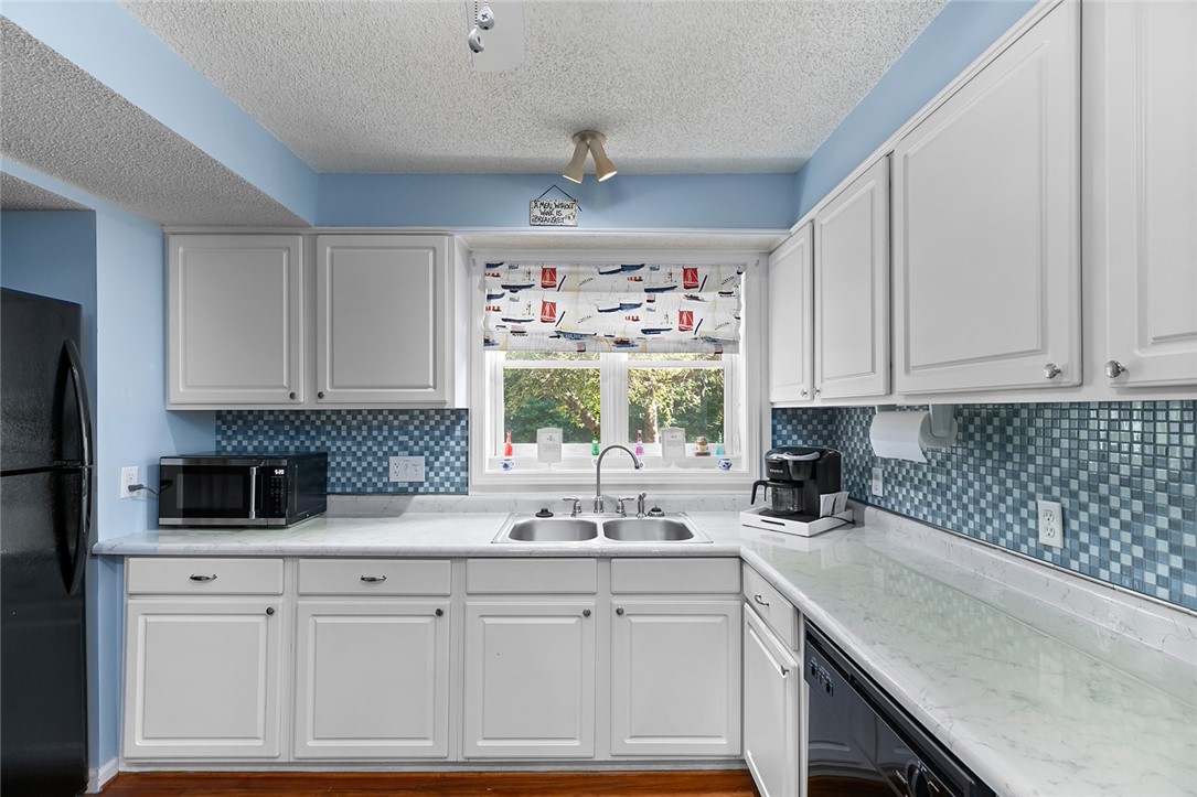 124 Peninsula Point Road Starr, SC 29684 - Photo 14 of 37