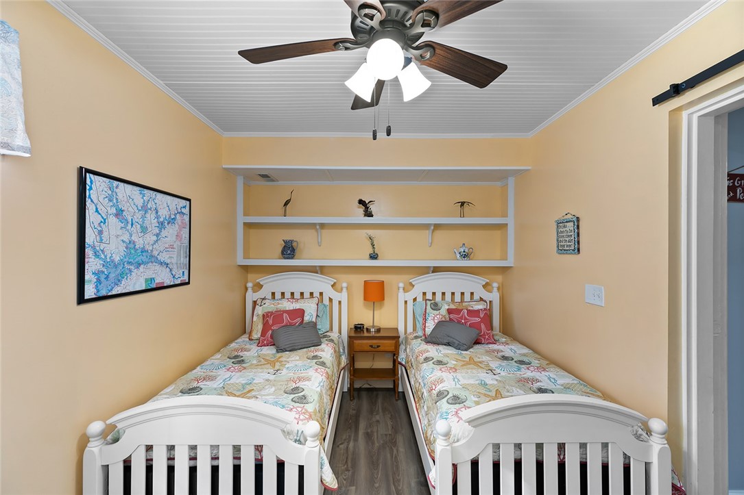 124 Peninsula Point Road Starr, SC 29684 - Photo 17 of 37