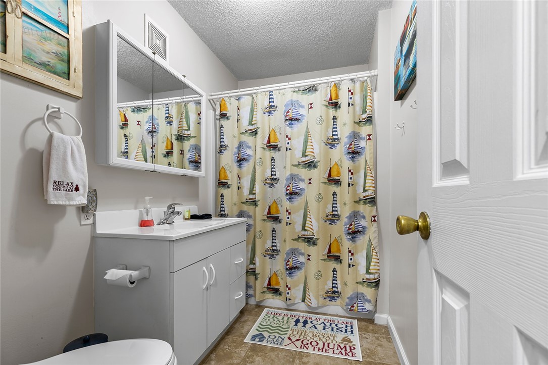 124 Peninsula Point Road Starr, SC 29684 - Photo 19 of 37