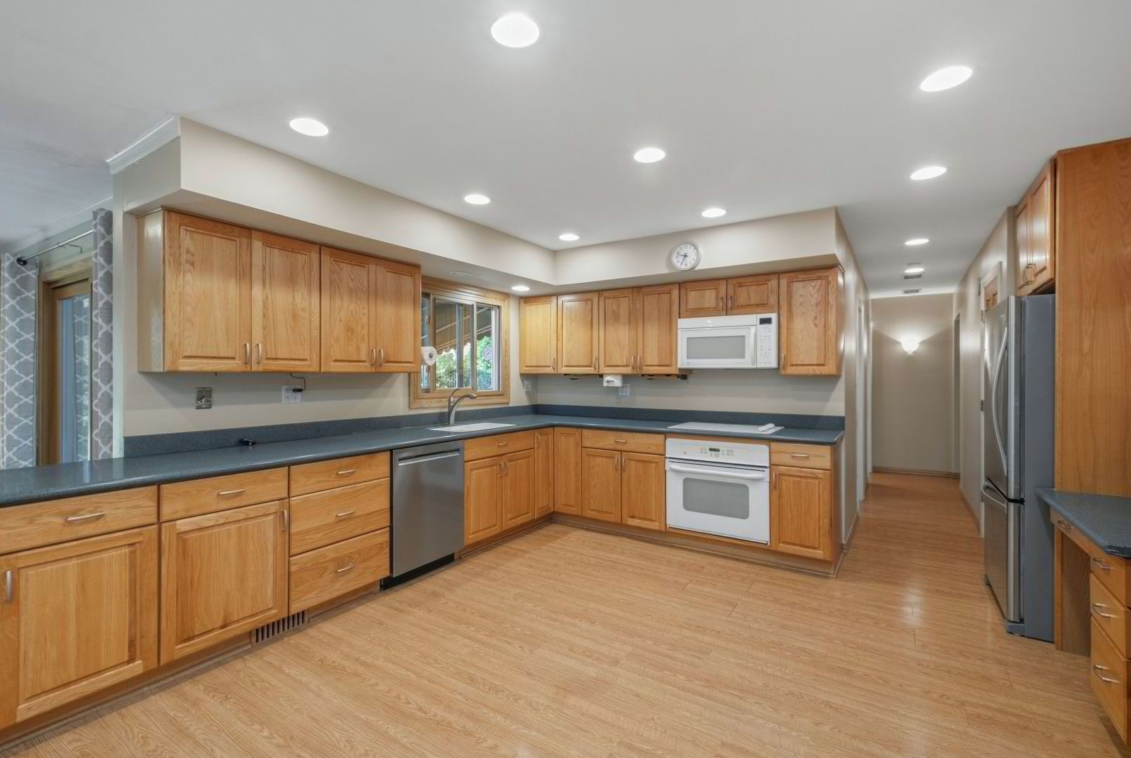 2769 Shannon Road Northbrook, IL 60062 - Photo 4 of 17