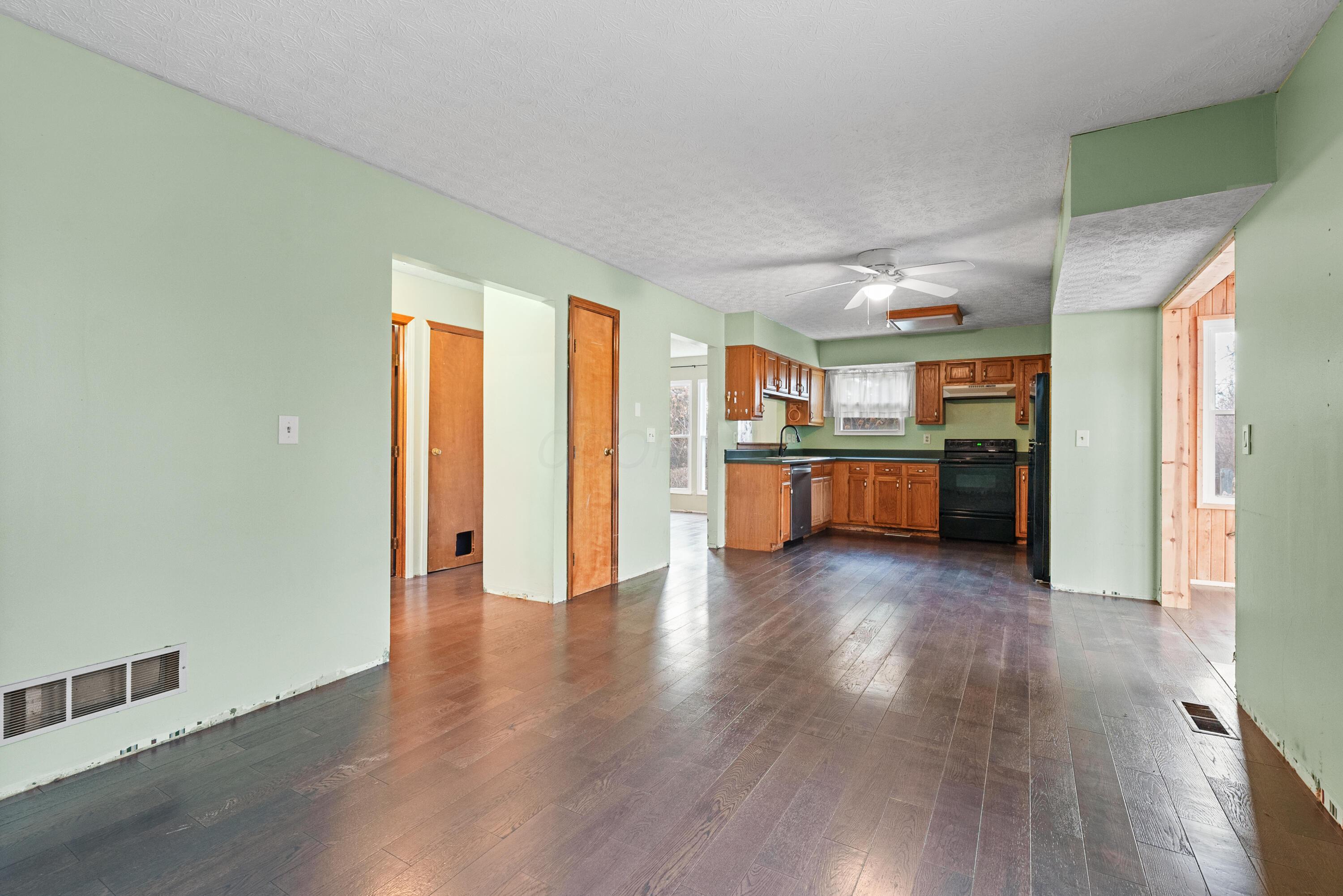 7194 Rodebaugh Road Reynoldsburg, OH 43068 - Photo 13 of 44 DSC07393