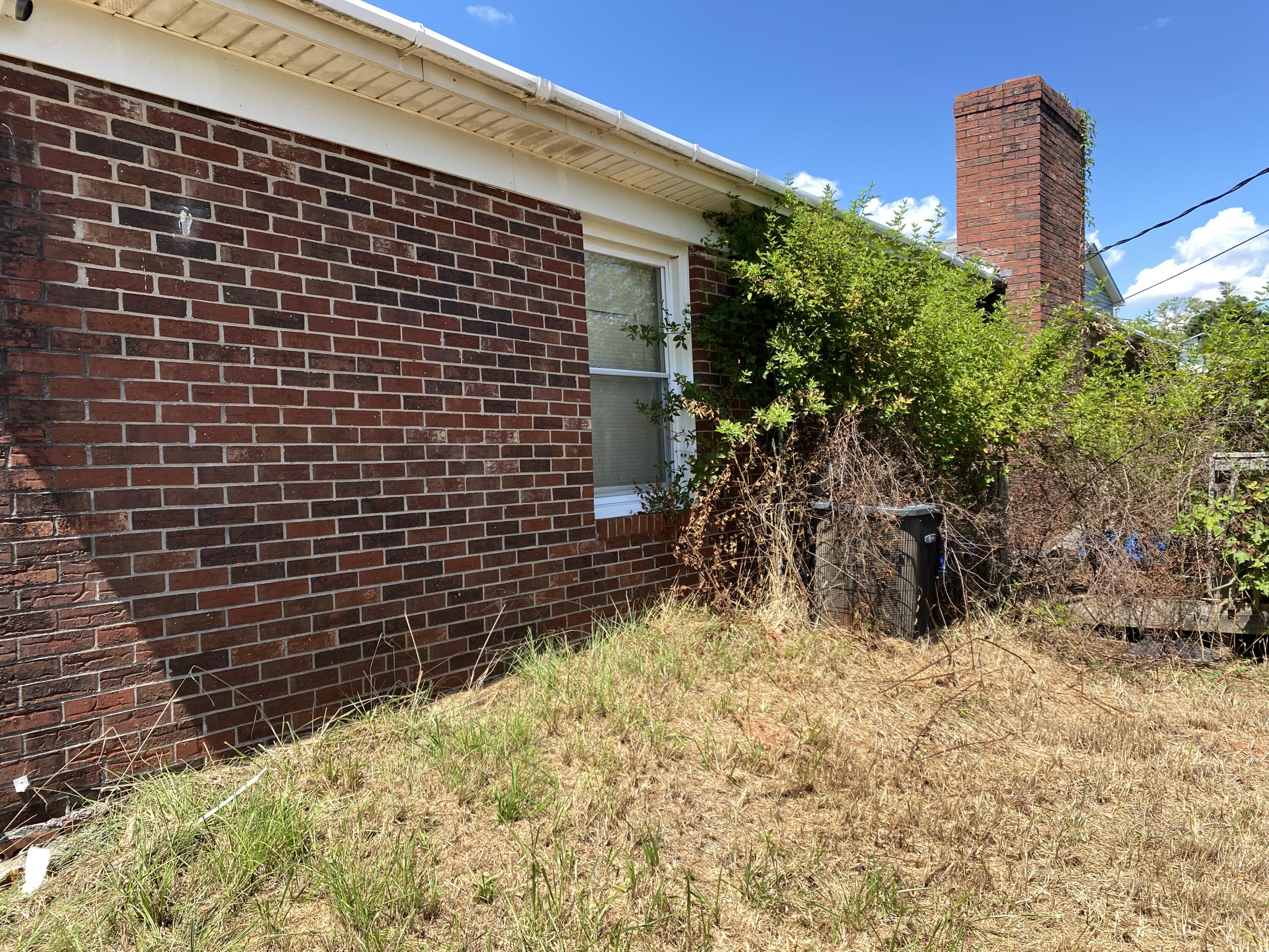 2300 Old Williamston Road Anderson, SC 29621 - Photo 3 of 10 IMG_8367