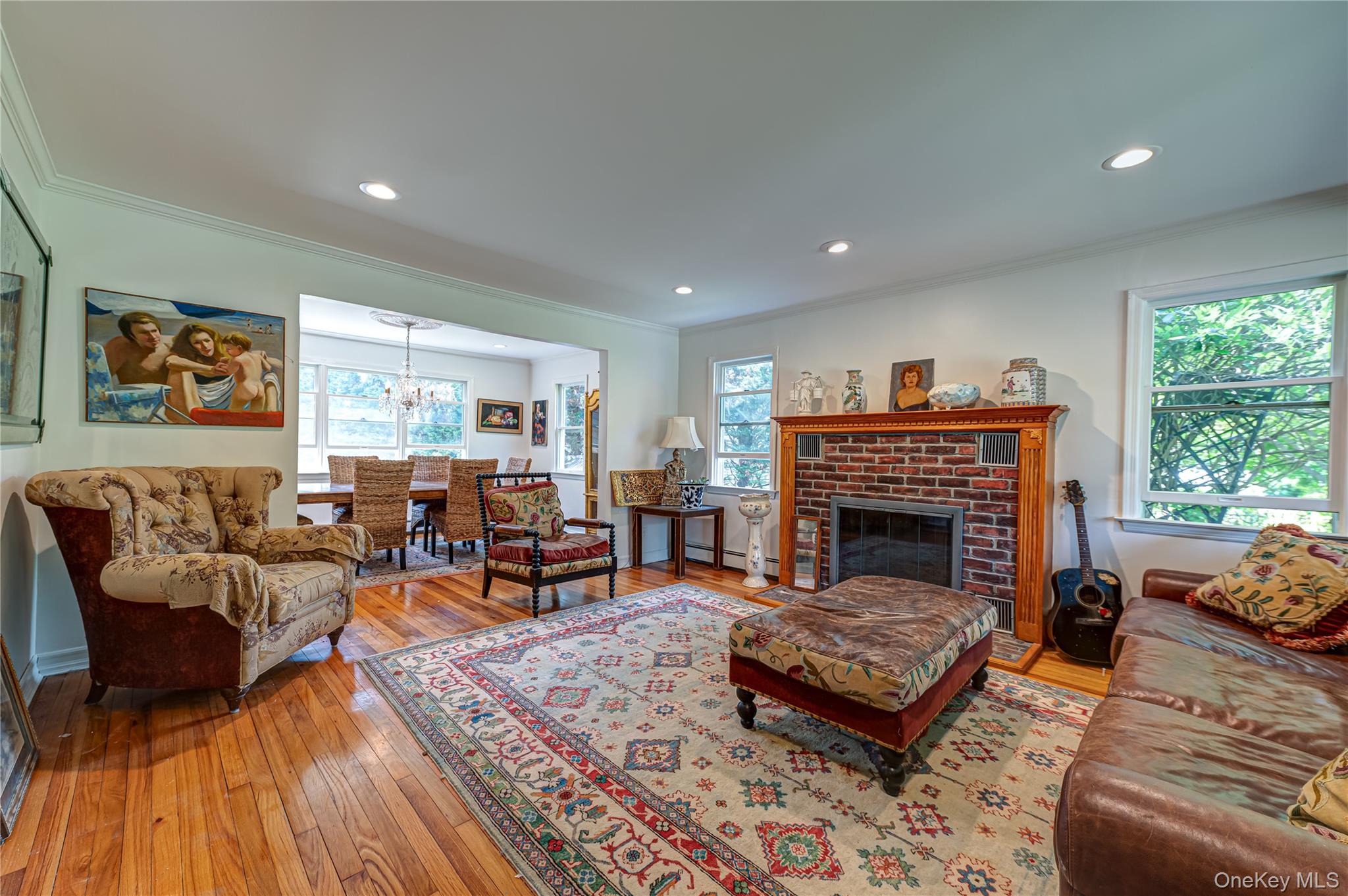 253 Melbury Road Babylon, NY 11702 - Photo 3 of 44