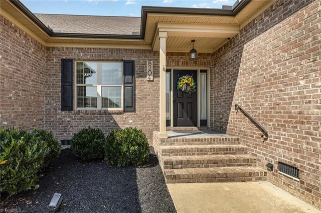 $639,000 | 8204 Fortana Court, Kernersville, NC 27284