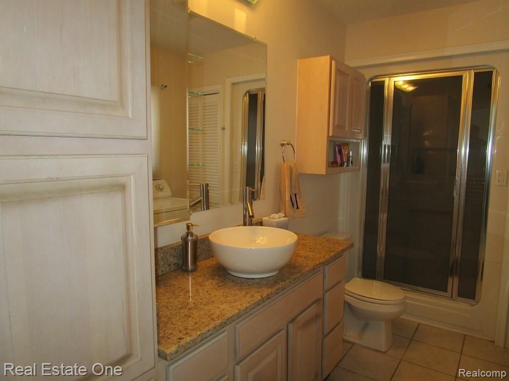 33315 Raphael Road Farmington, MI 48336 - Photo 35 of 47 IMG_4810.JPG