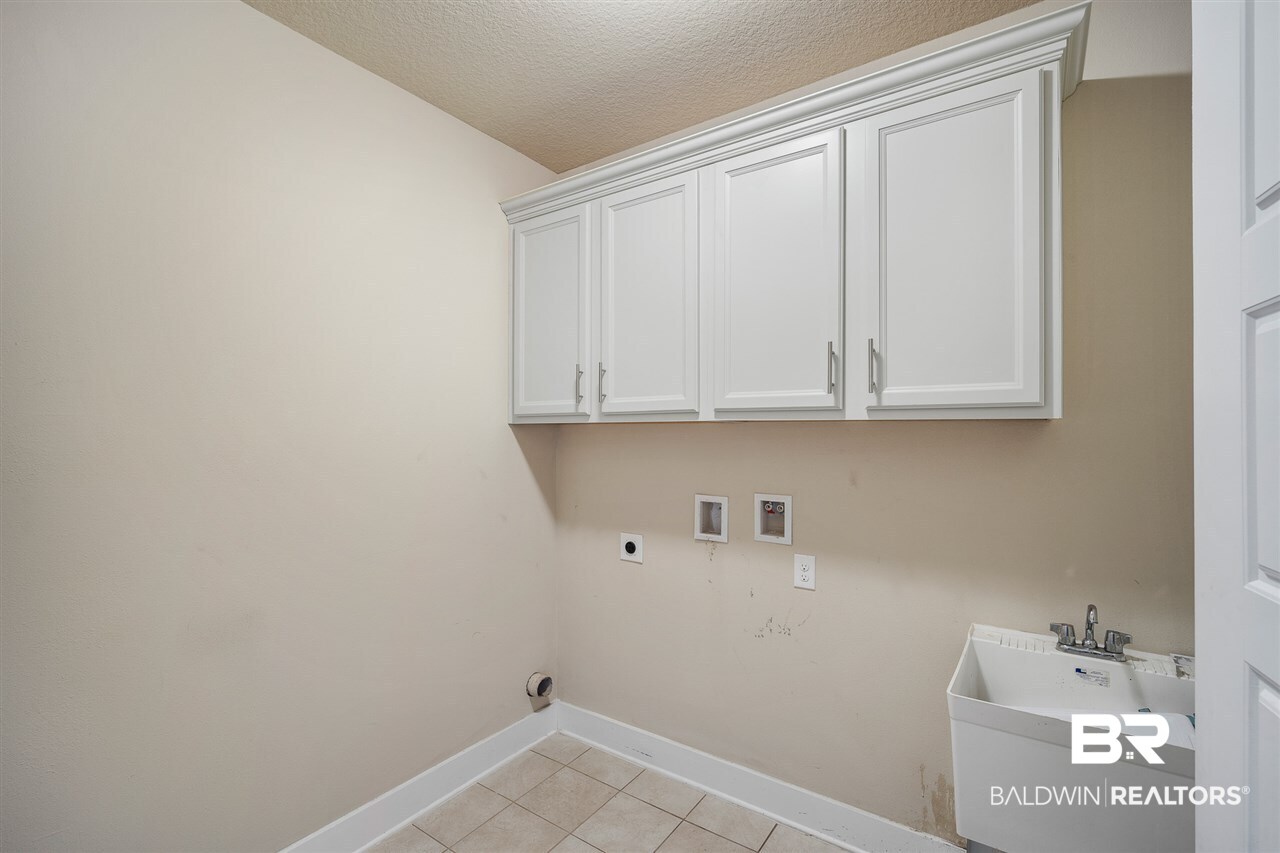 9869 Evanston Street Daphne, AL 36526 - Photo 12 of 36 Laundry Room