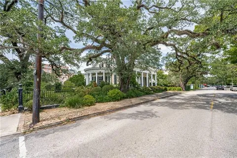 $8,500,000 | 2423 Prytania Street, New Orleans, LA 70130