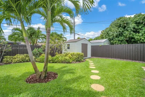 $900,000 | 2104 Northeast 63rd Street, Fort Lauderdale, FL 33308