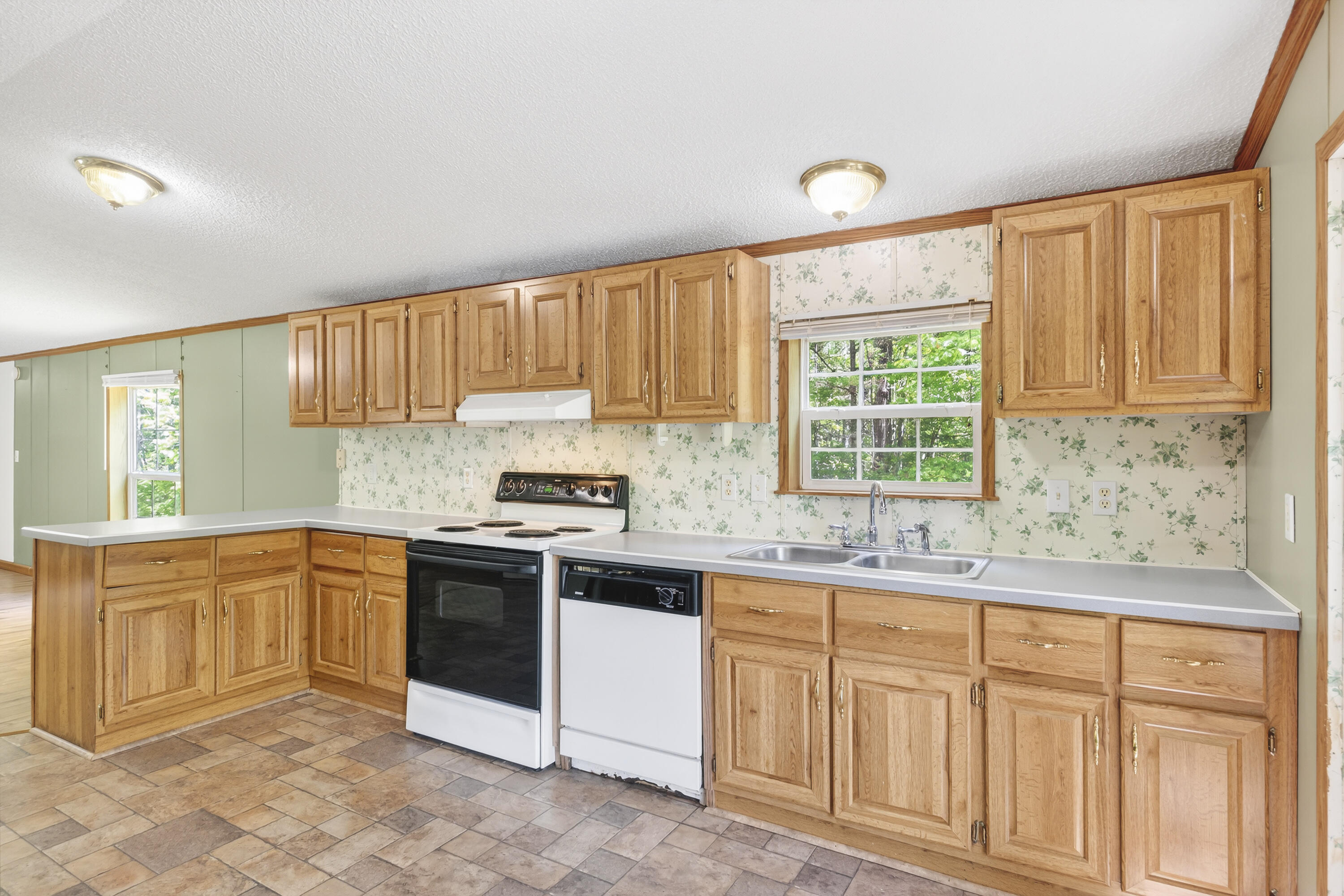 439 Castner Road Waldoboro, ME 04572 - Photo 12 of 50