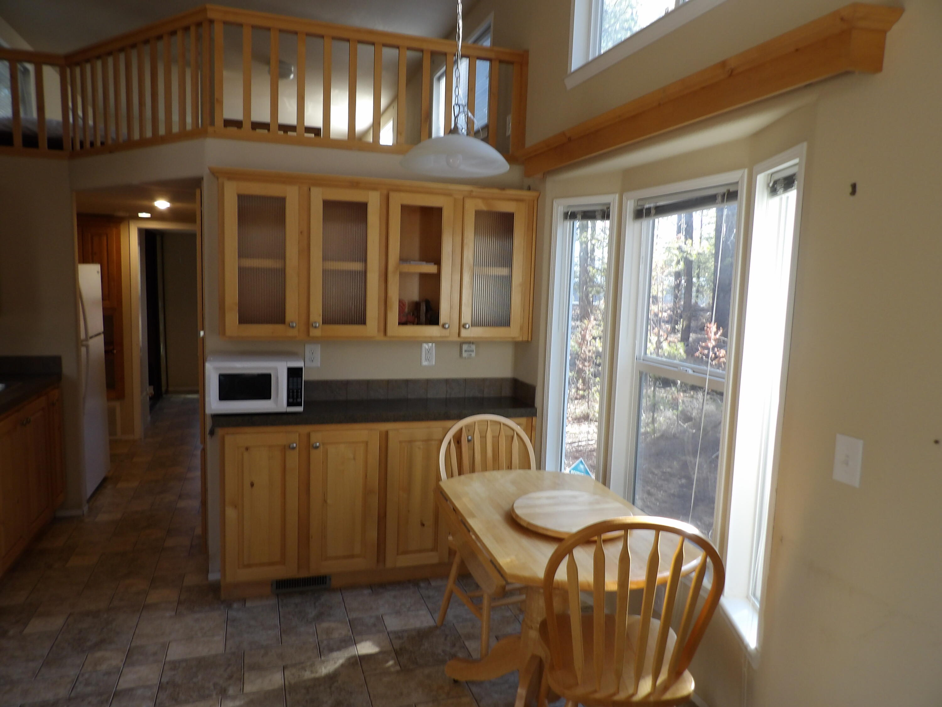 52390 Dustan Road La Pine, OR 97739 - Photo 6 of 18 Tiny Home Dining Area