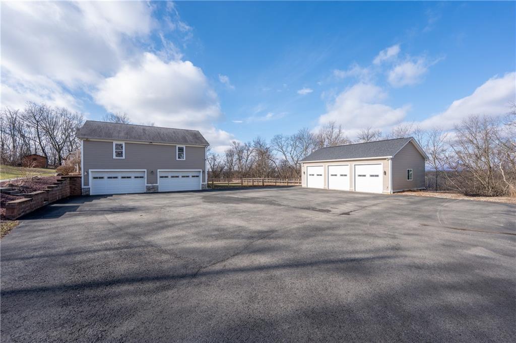 152 Twin Run Road Greensburg, PA 15601 - Photo 5 of 50
