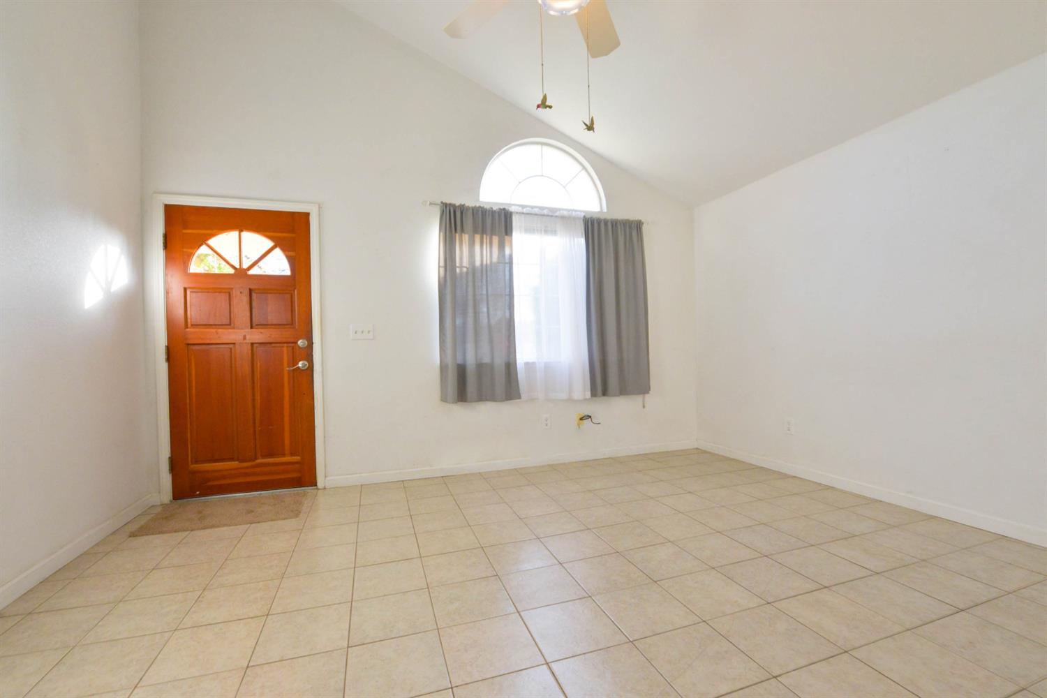 5572 West Sample Avenue Fresno, CA 93722 - Photo 24 of 42