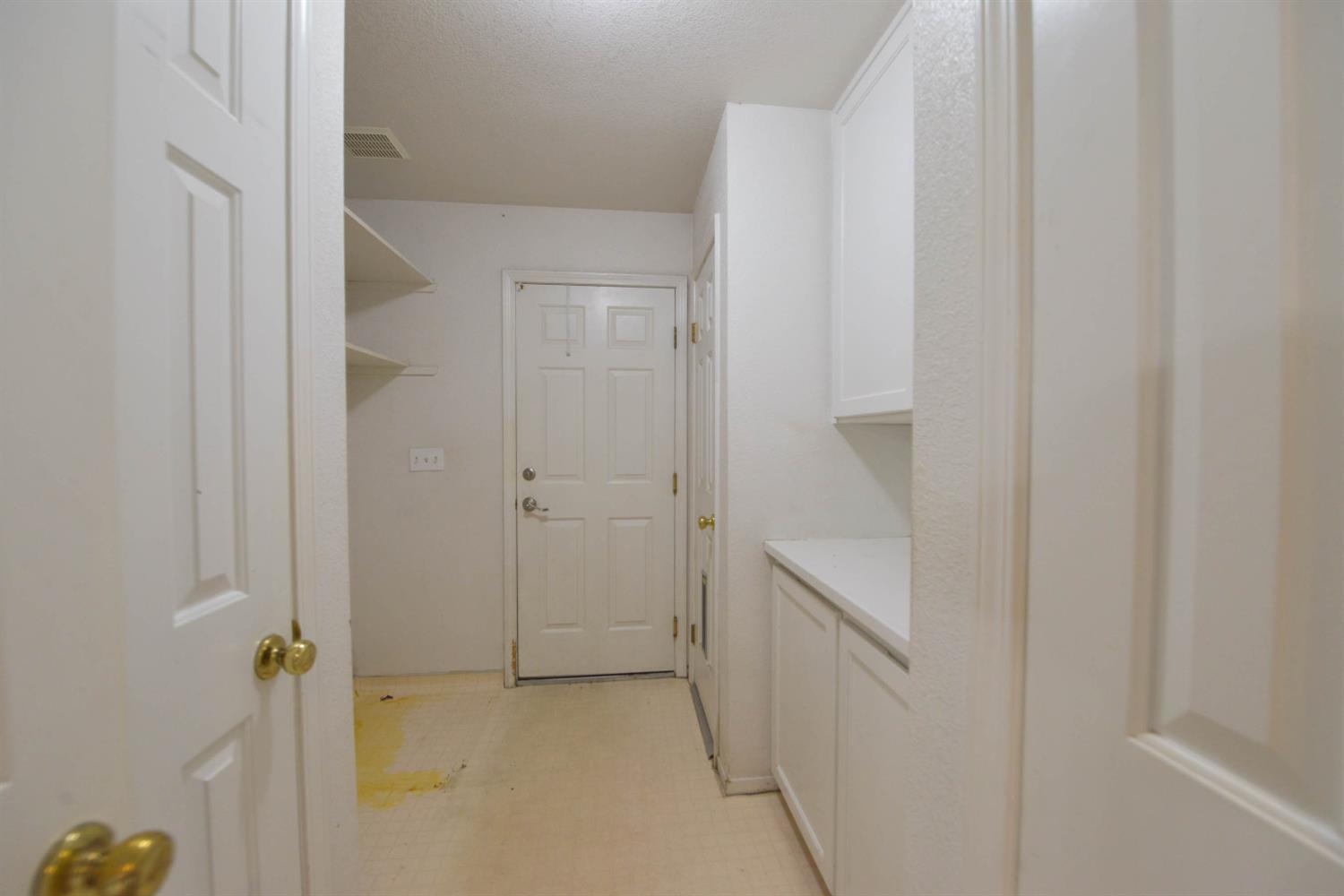 5572 West Sample Avenue Fresno, CA 93722 - Photo 32 of 42 a view of an empty room