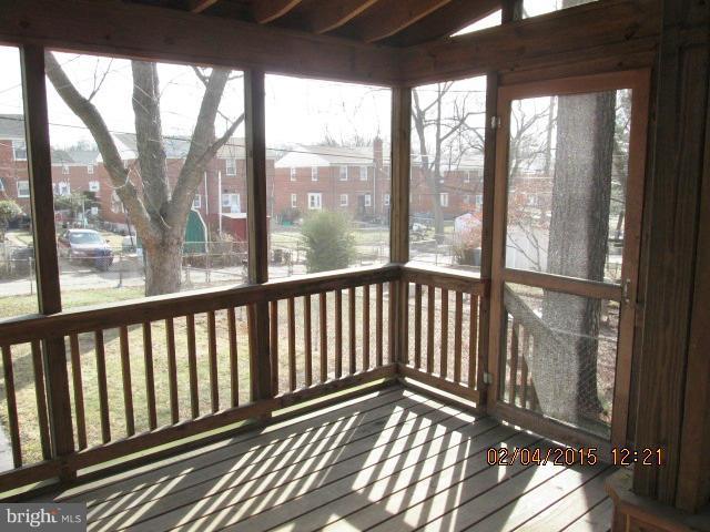 6221 Plymouth Road Baltimore, MD 21214 - Photo 3 of 16 Screened porch