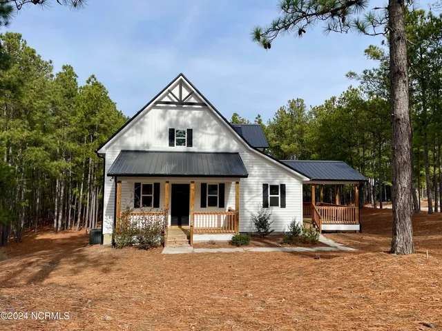 $2,200 | 142 Edgewater Drive, West End, NC 27376