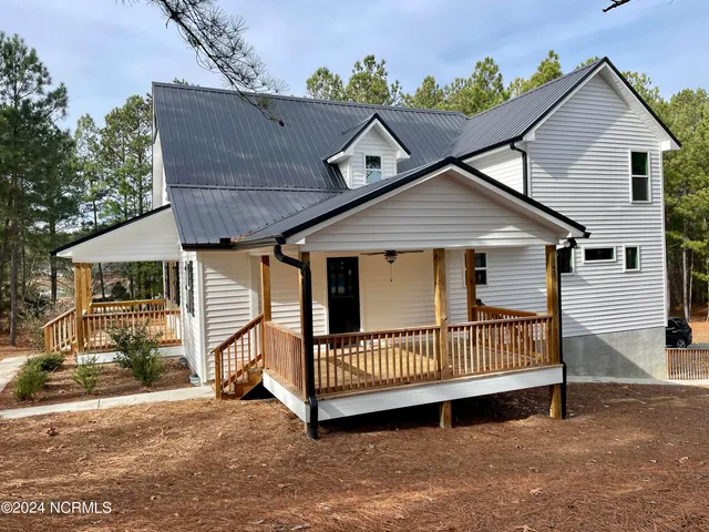 $2,200 | 142 Edgewater Drive, West End, NC 27376