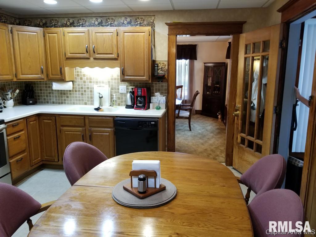 301 East Scottville Road Modesto, IL 62667 - Photo 10 of 31