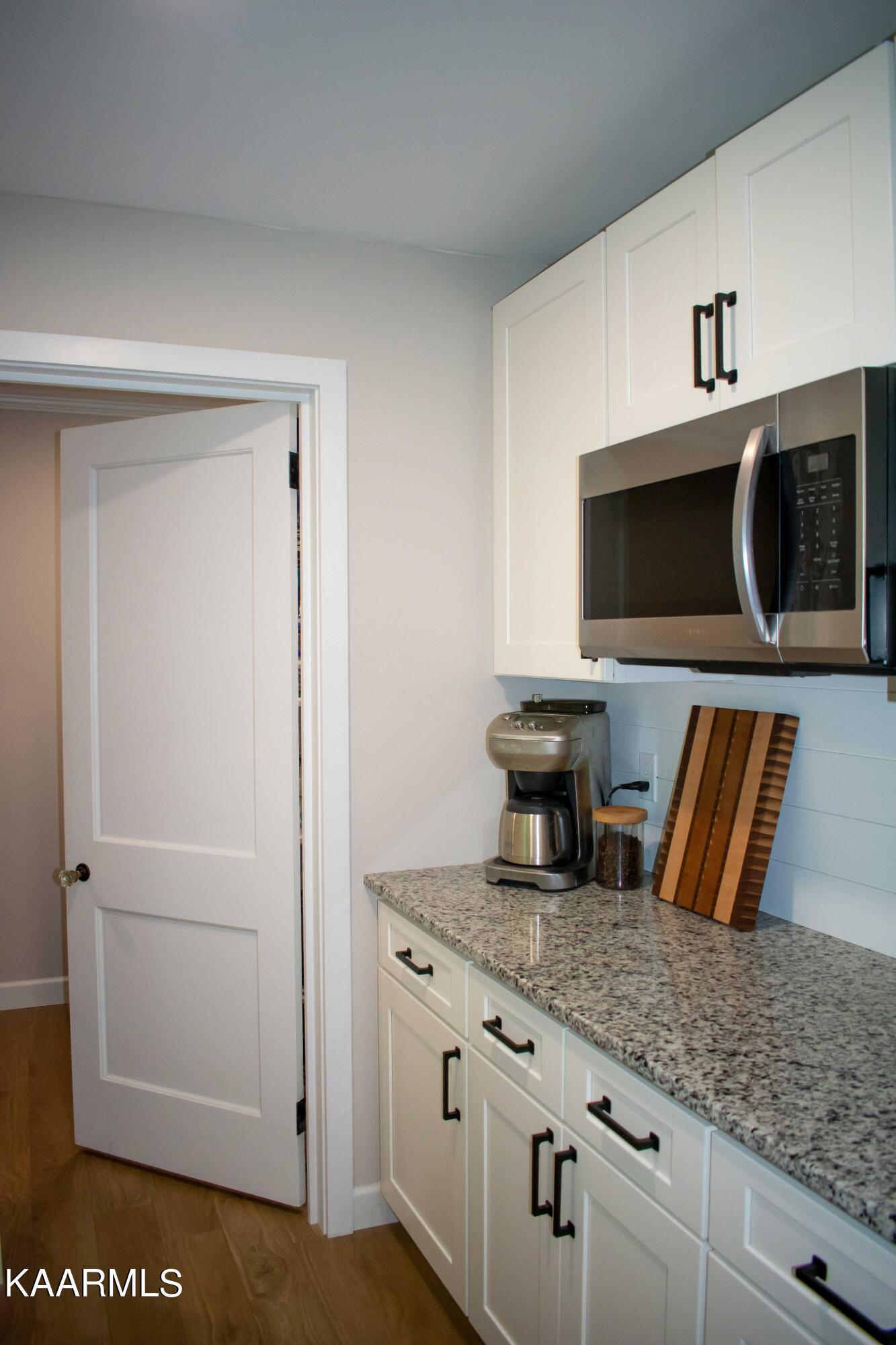 159 Outer Drive Oak Ridge, TN 37830 - Photo 16 of 41 Extended-kitchen-b
