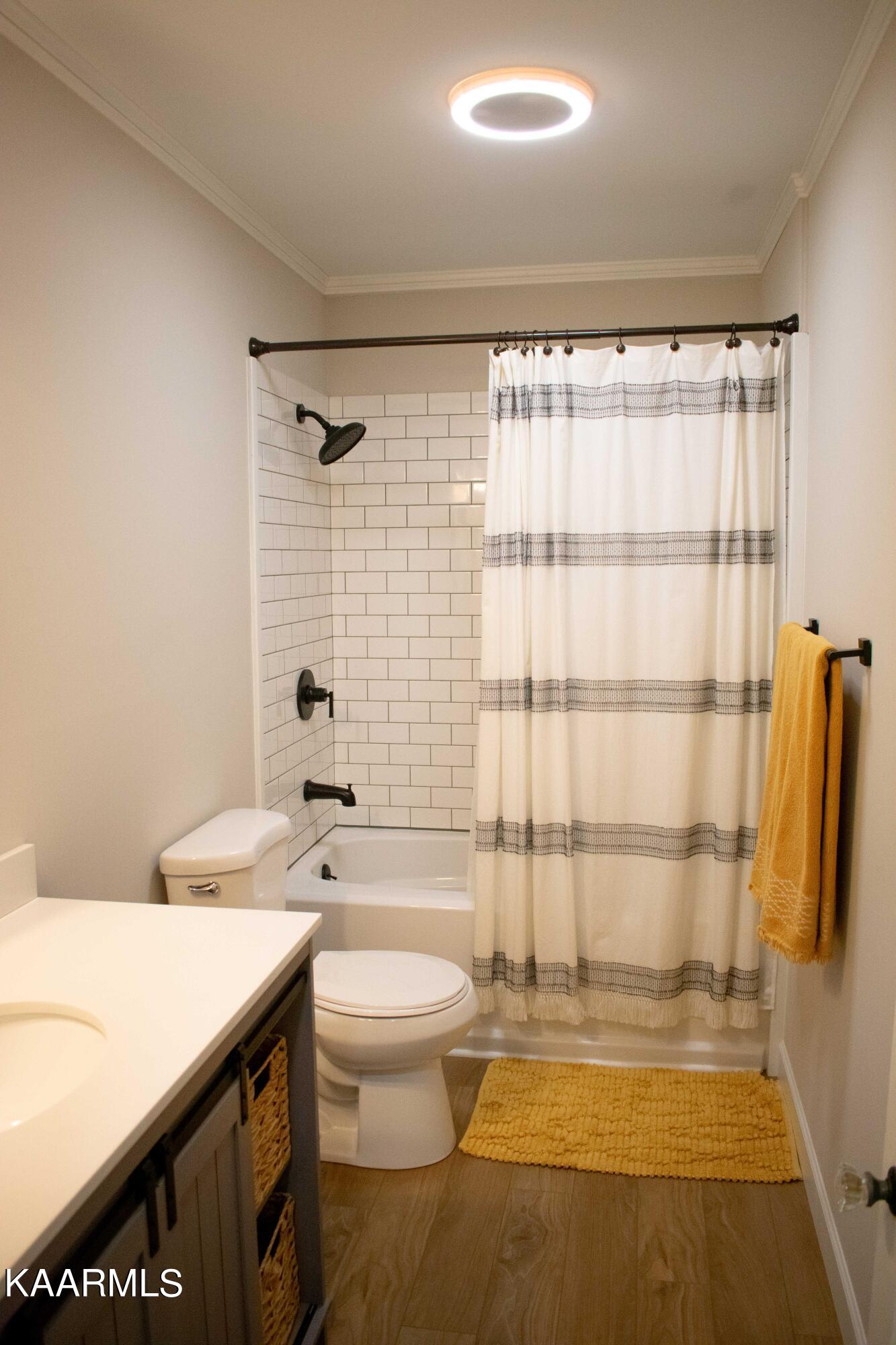 159 Outer Drive Oak Ridge, TN 37830 - Photo 26 of 41 Hall-Bath-c
