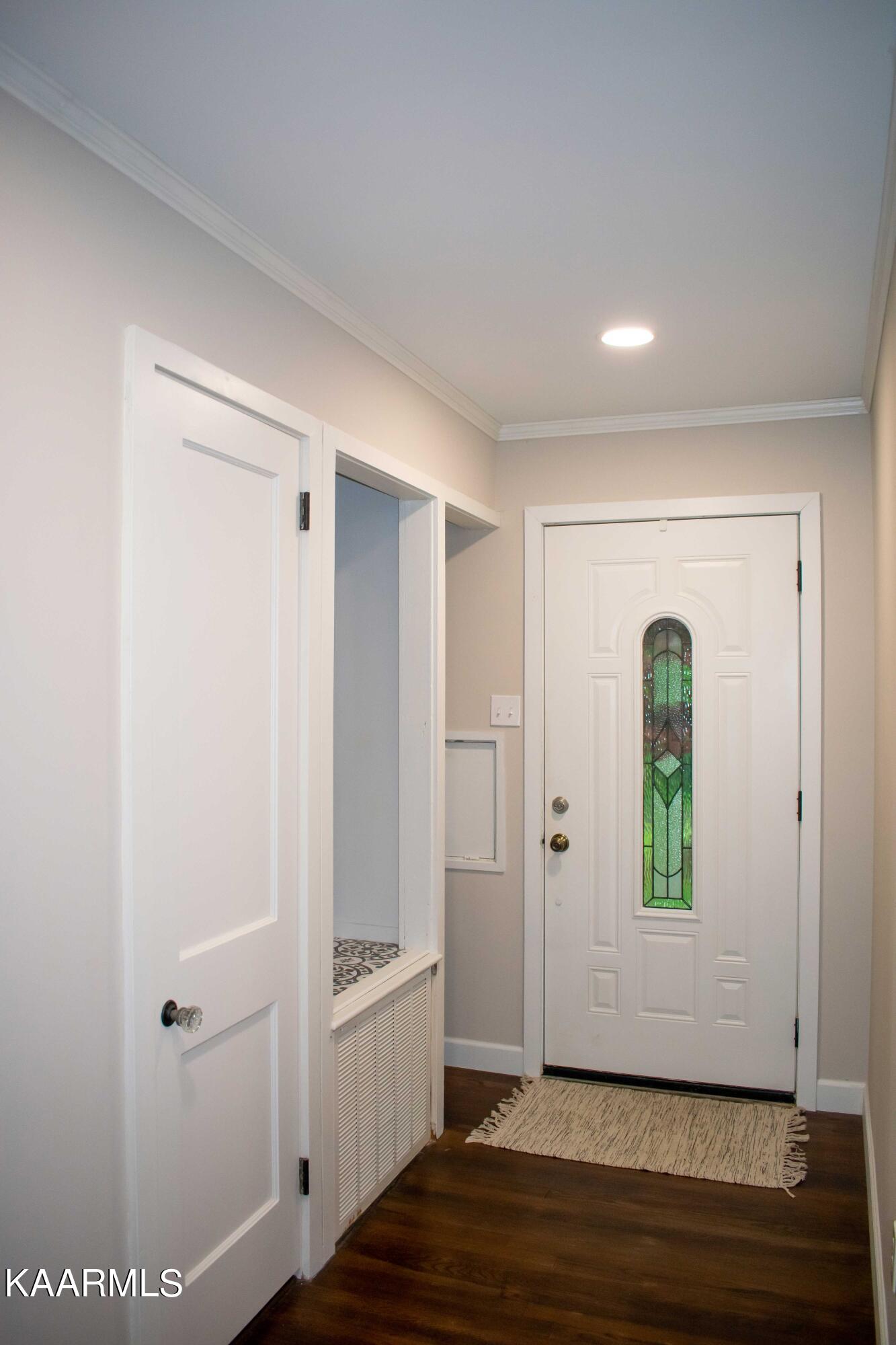 159 Outer Drive Oak Ridge, TN 37830 - Photo 4 of 41 First-Steps-inside a