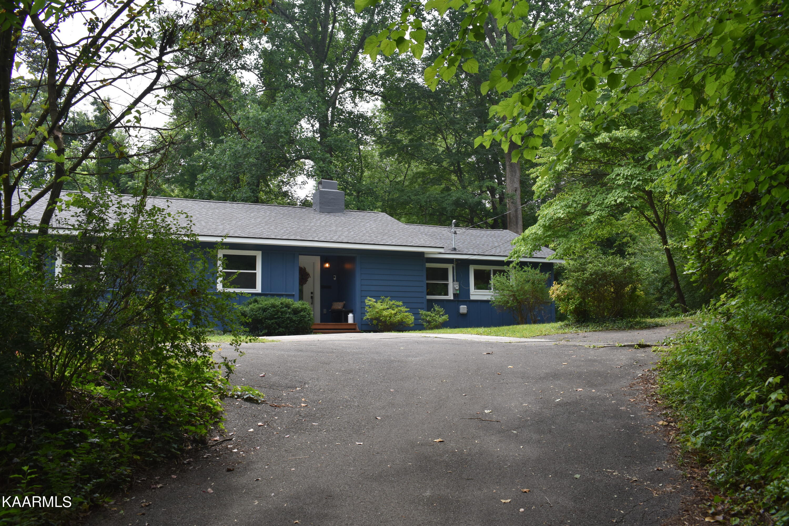 159 Outer Drive Oak Ridge, TN 37830 - Photo 41 of 41 Driveway