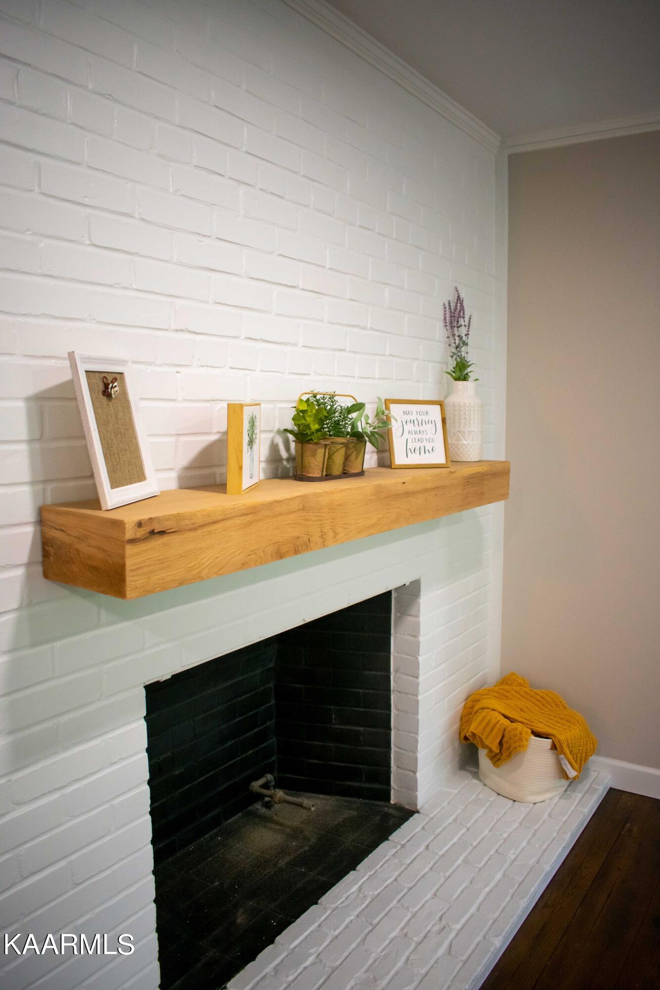 159 Outer Drive Oak Ridge, TN 37830 - Photo 9 of 41 Living-Room-Fireplace