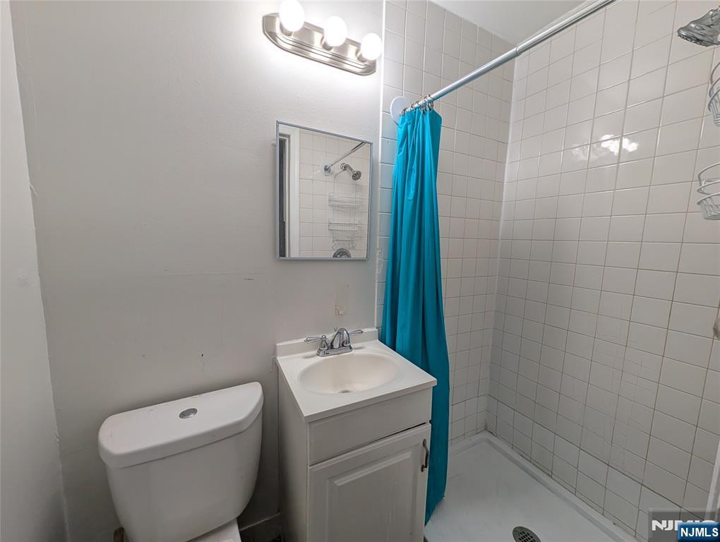 208 Howe Avenue, Unit 2F Passaic, NJ 07055 - Photo 4 of 4