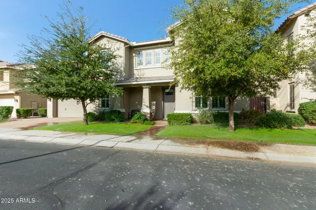 a view of road with house in background