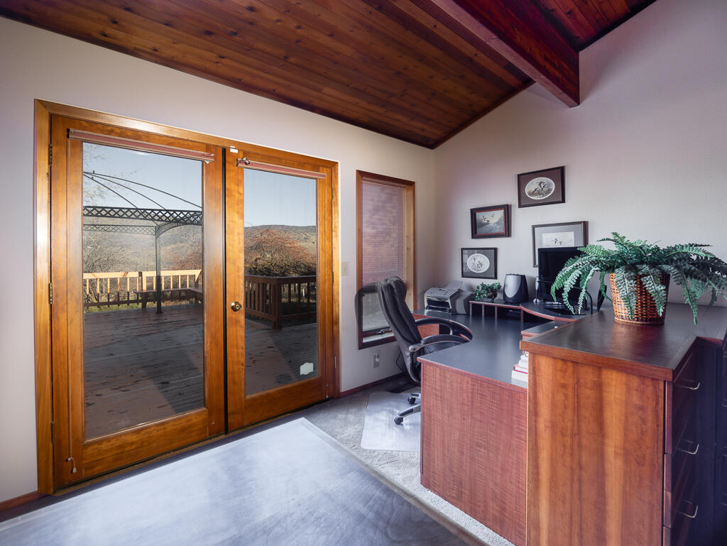 4885 Sunset Ridge Road Klamath Falls, OR 97601 - Photo 29 of 46 4885 Sunset Ridge-24