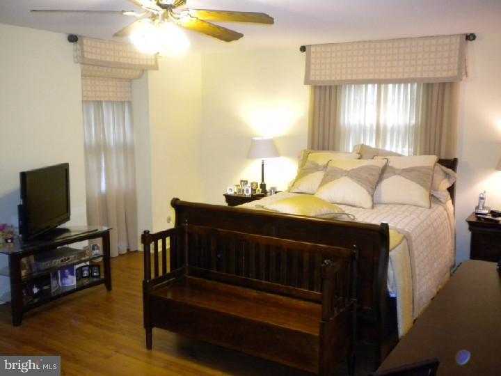 29 Signal Hill Road Cherry Hill, NJ 08003 - Photo 13 of 19 Master Bedroom