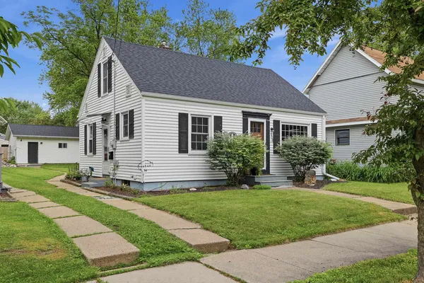$199,900 | 908 South Peach Avenue, Marshfield, WI 54449