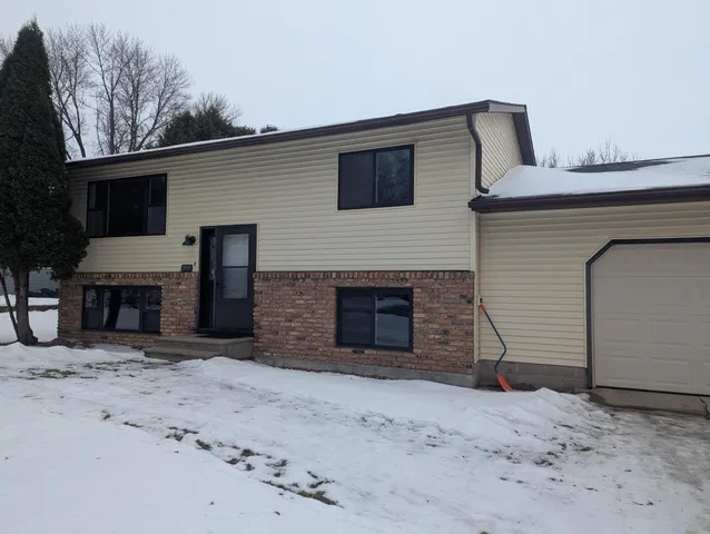 $175,900 | 2408 21st Avenue Southwest, Willmar, MN 56201