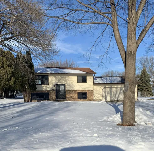 $175,900 | 2408 21st Avenue Southwest, Willmar, MN 56201