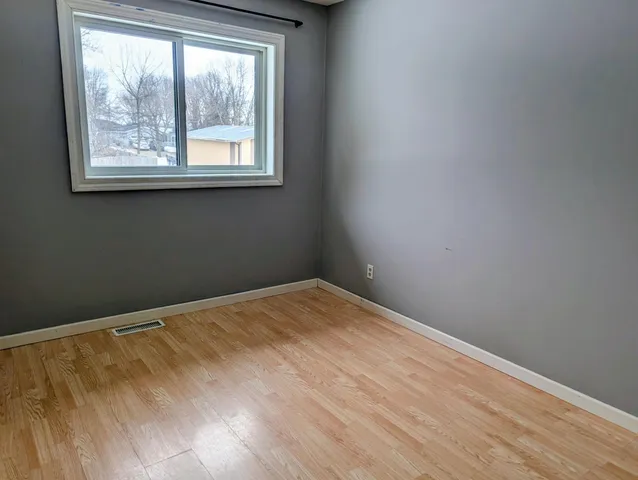 $175,900 | 2408 21st Avenue Southwest, Willmar, MN 56201