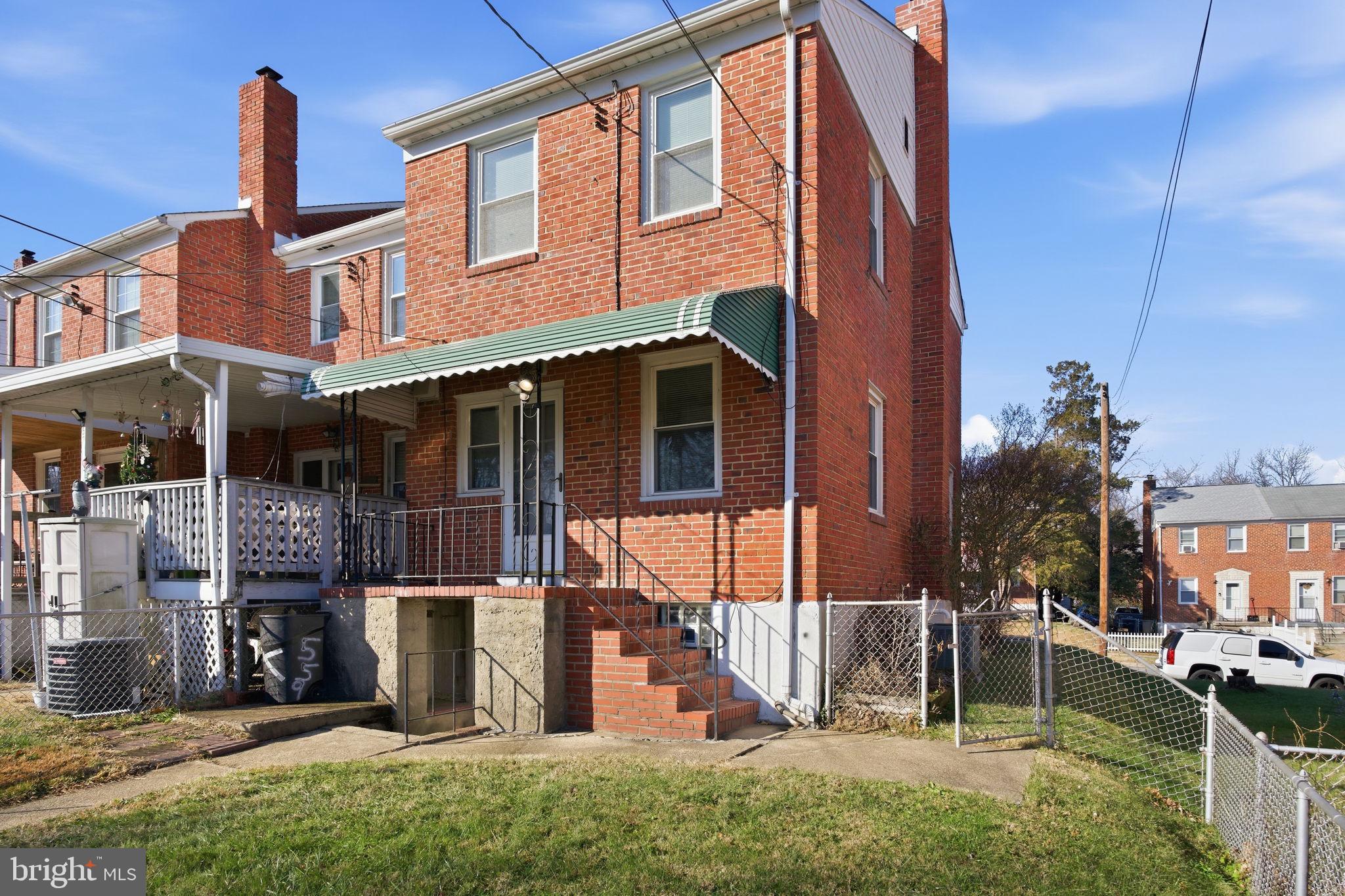 559 Welbrook Road Baltimore, MD 21221 - Photo 3 of 25 Gallery Image 3