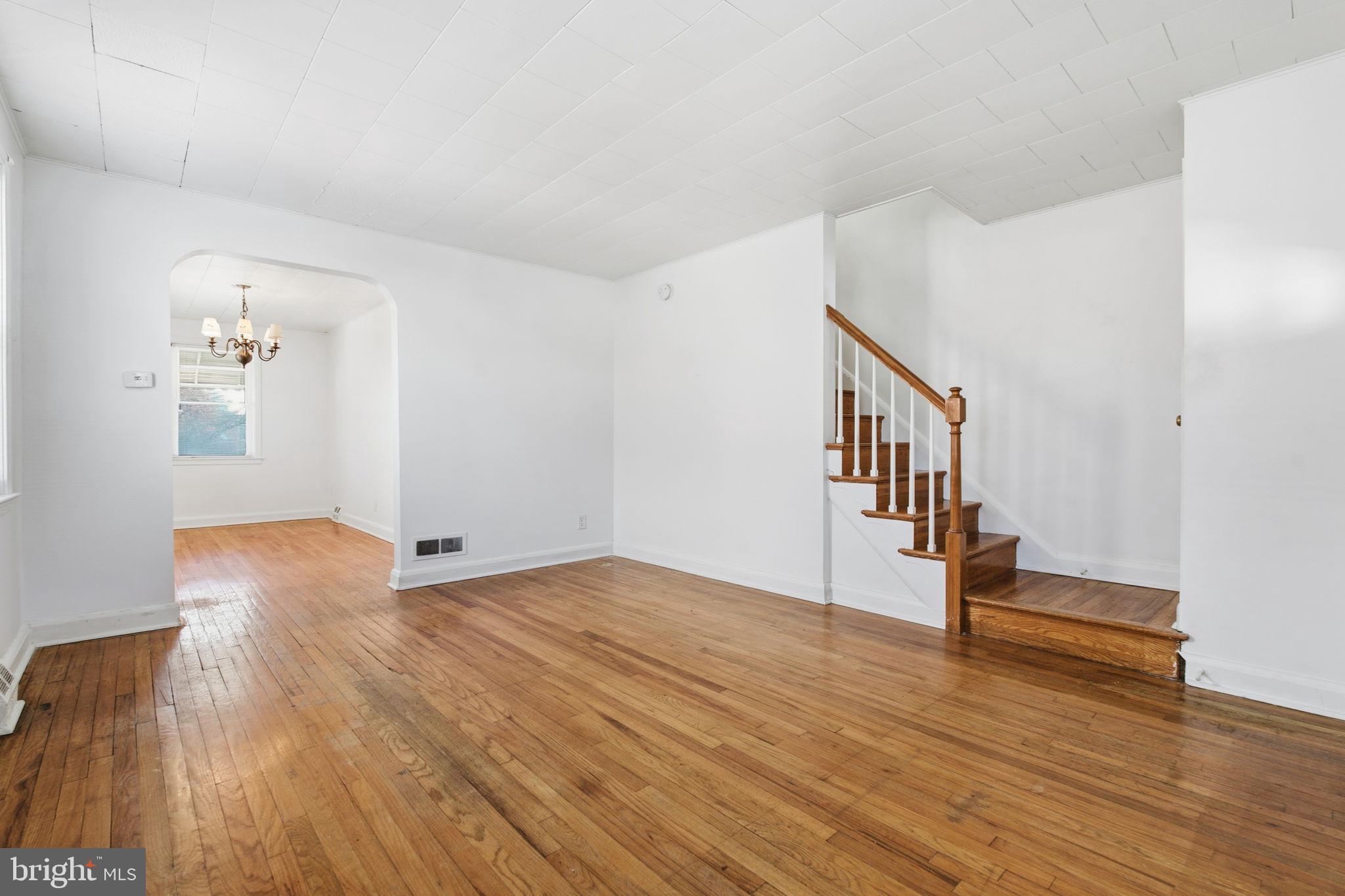 559 Welbrook Road Baltimore, MD 21221 - Photo 5 of 25 Gallery Image 5