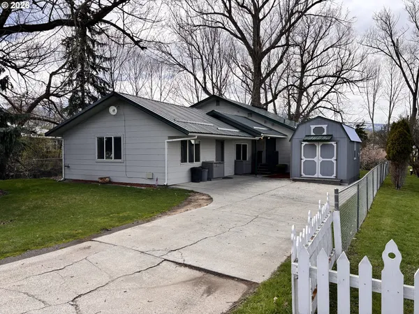 $399,000 | 302 Southwest Depot Street, Enterprise, OR 97828