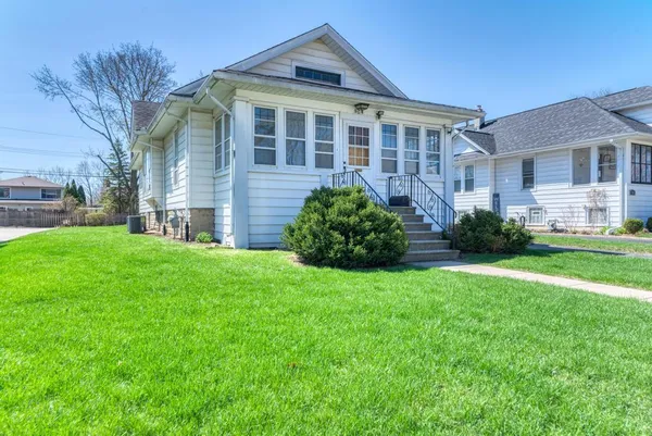 $269,900 | 904 Caton Avenue, Joliet, IL 60435