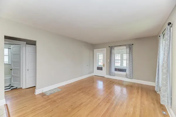 $269,900 | 904 Caton Avenue, Joliet, IL 60435