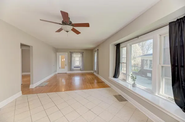 $269,900 | 904 Caton Avenue, Joliet, IL 60435