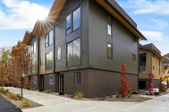 $869,900 | 317 North River Street, Unit 2 2, Hailey, ID 83333