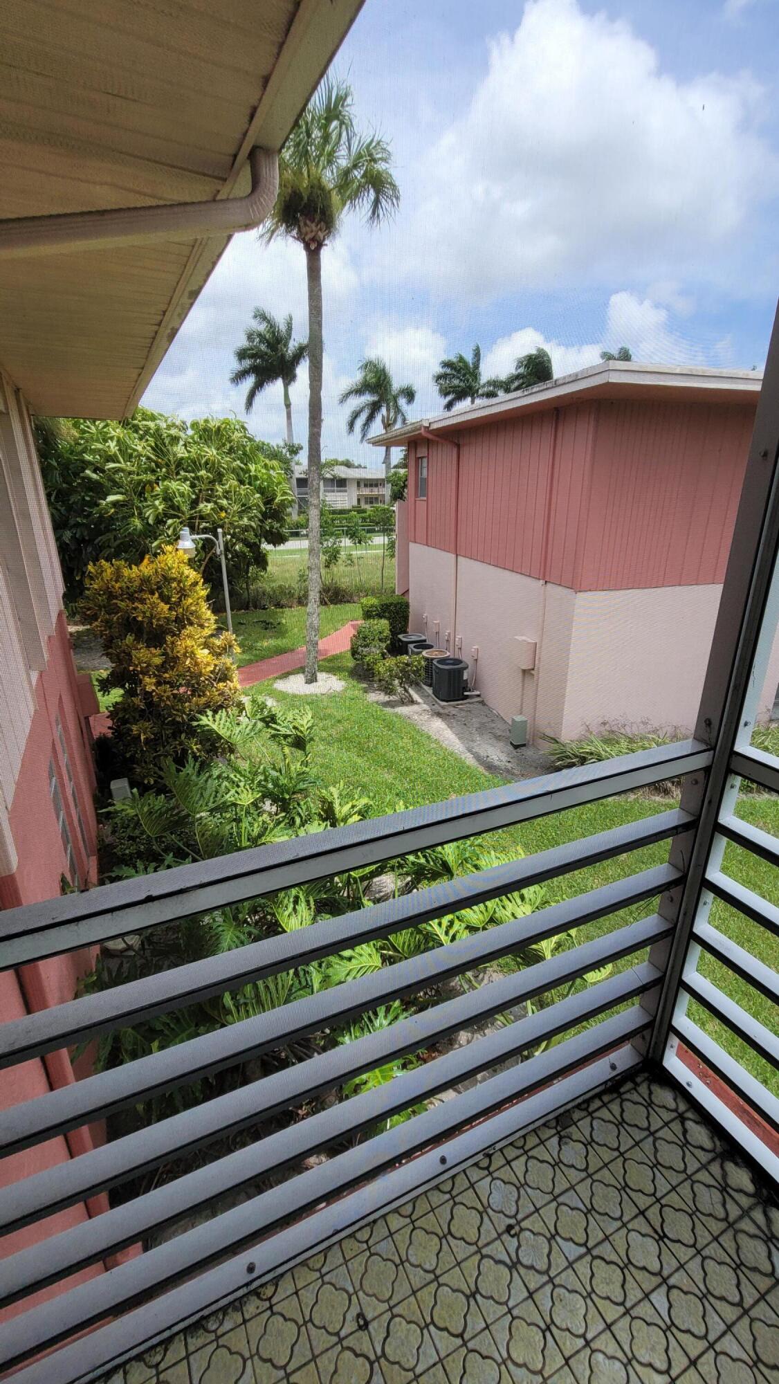 2 Golfs Edge, Unit F West Palm Beach, FL 33417 - Photo 11 of 43 11