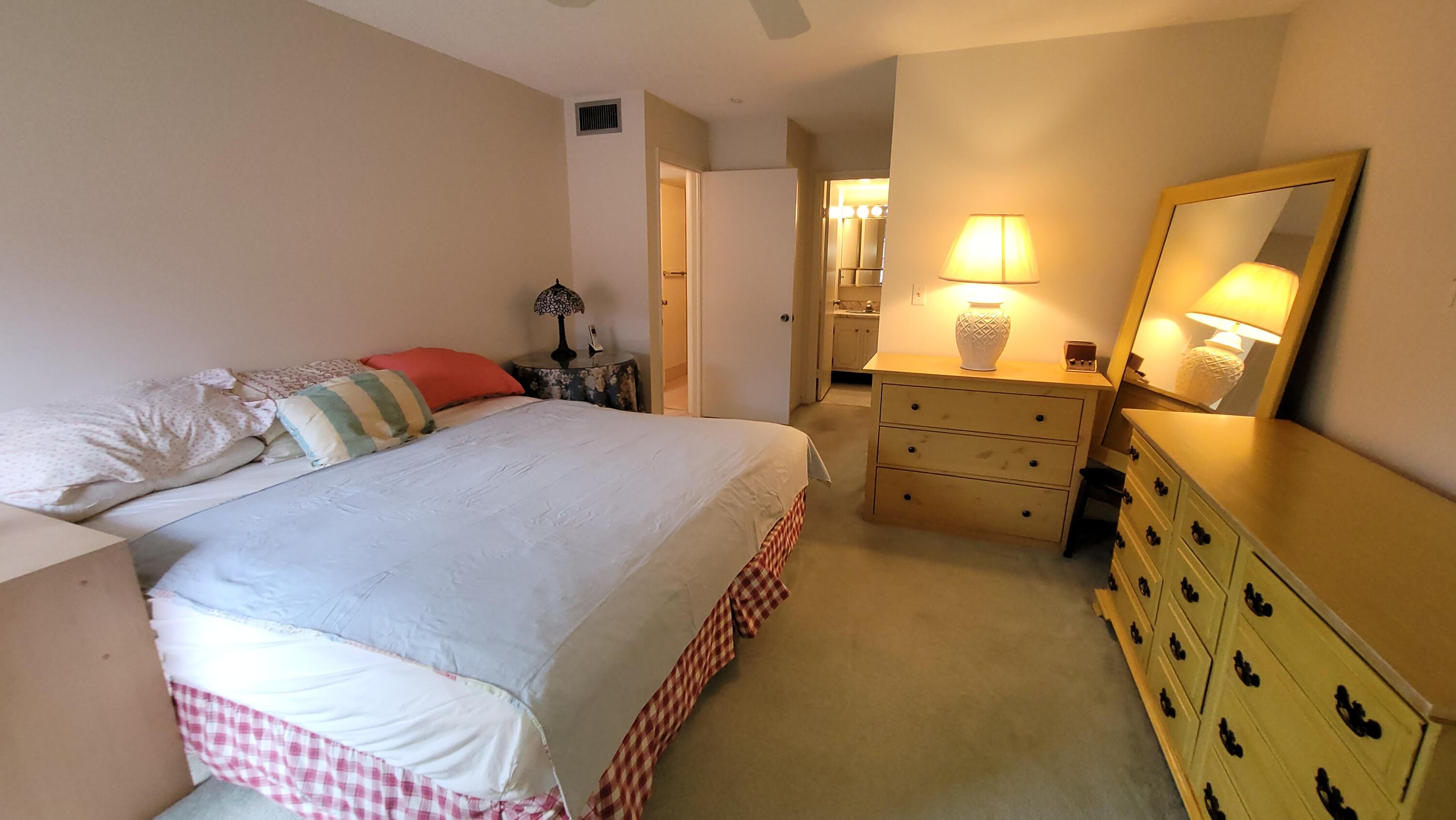 2 Golfs Edge, Unit F West Palm Beach, FL 33417 - Photo 17 of 43 17