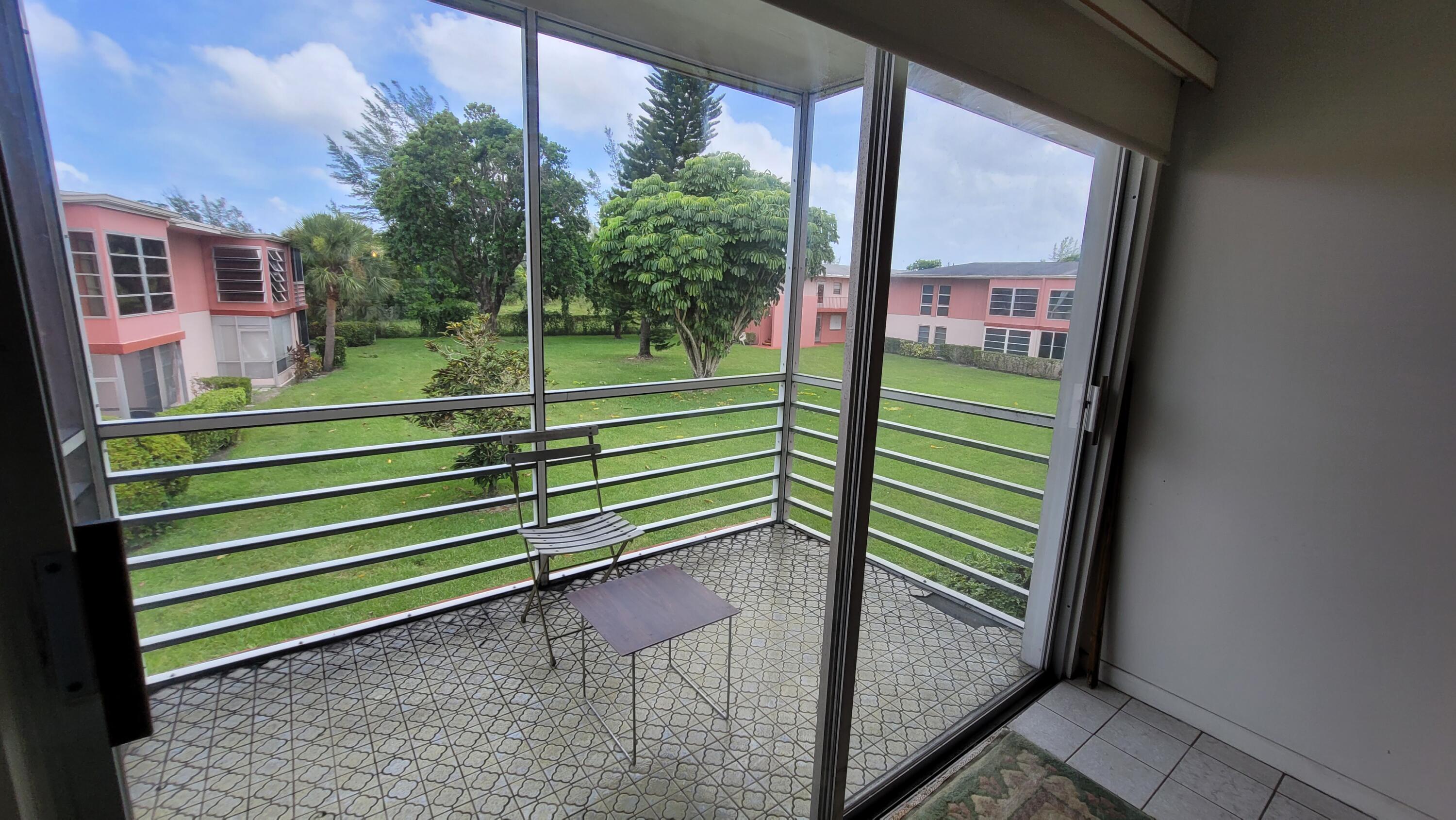 2 Golfs Edge, Unit F West Palm Beach, FL 33417 - Photo 10 of 43 10