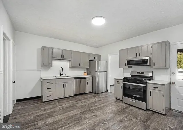 $2,050 | 851 South Street, Pottstown, PA 19464